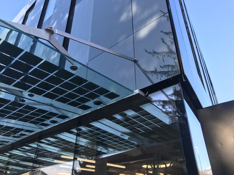 Ospedale Veterinario la Trinità – prospetto sud e pensilina PV – deltaZERO SA